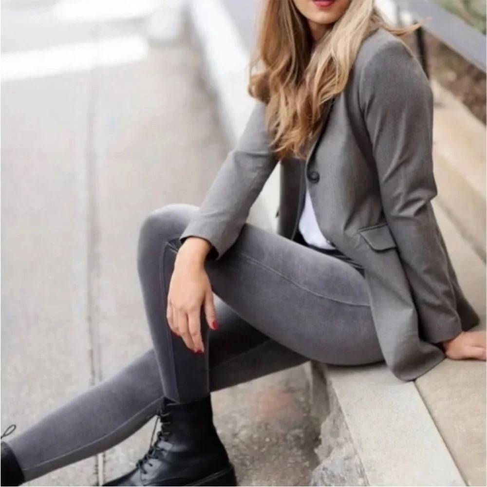 Spanx Gray Velvet Leggings Size Large NWT - Picture 2 of 10